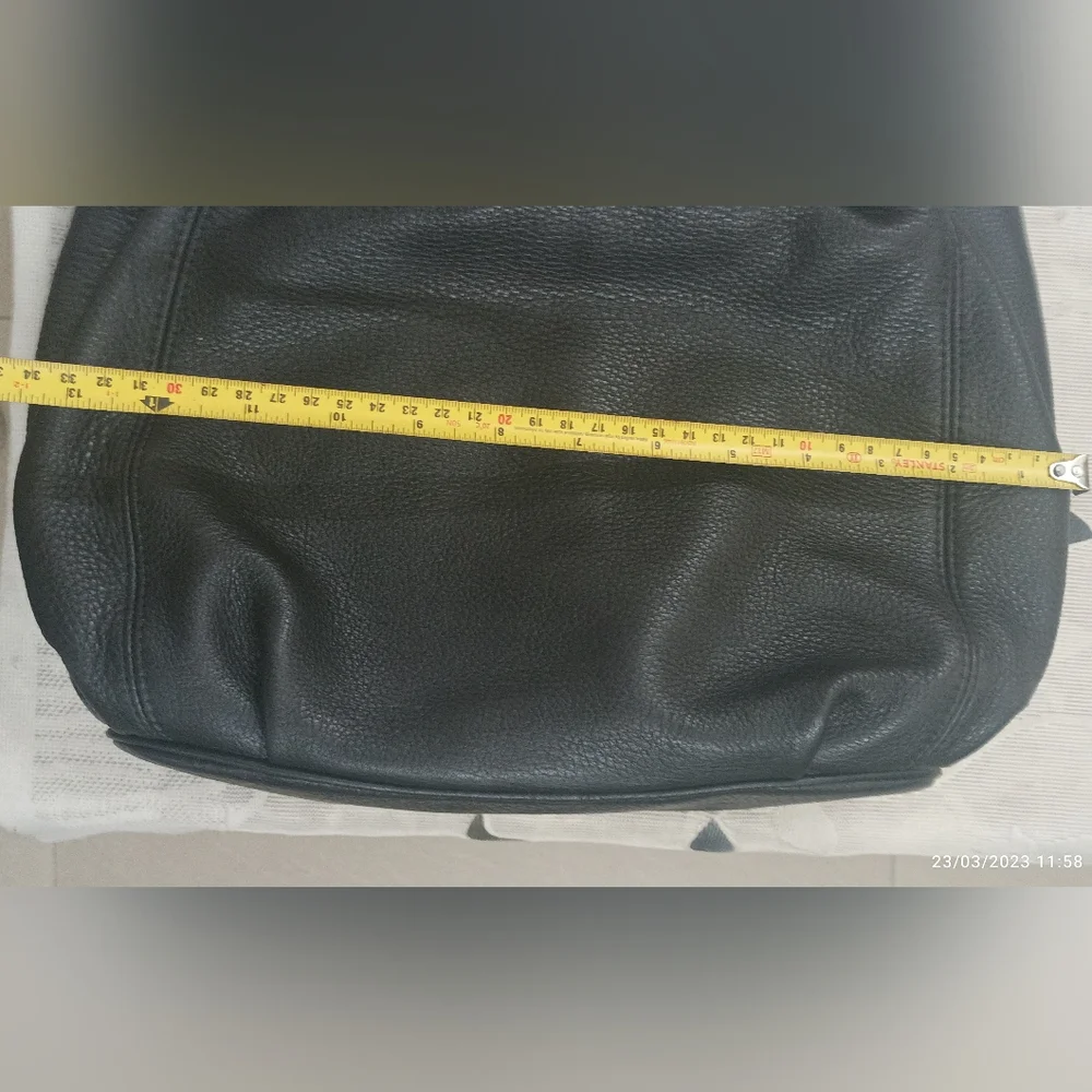 Authentic Michael Kors Leather Medium East West Ring Tote in Black - Picture 6 of 13